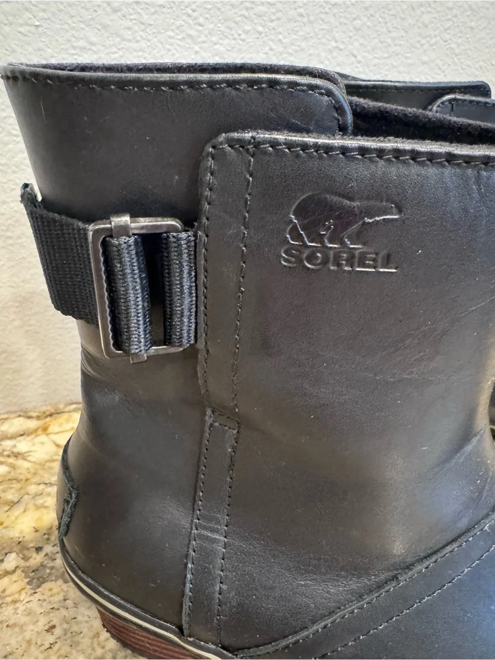 SOREL Lolla Black Waterproof Leather Buckle Ankle Boots Women’s 7